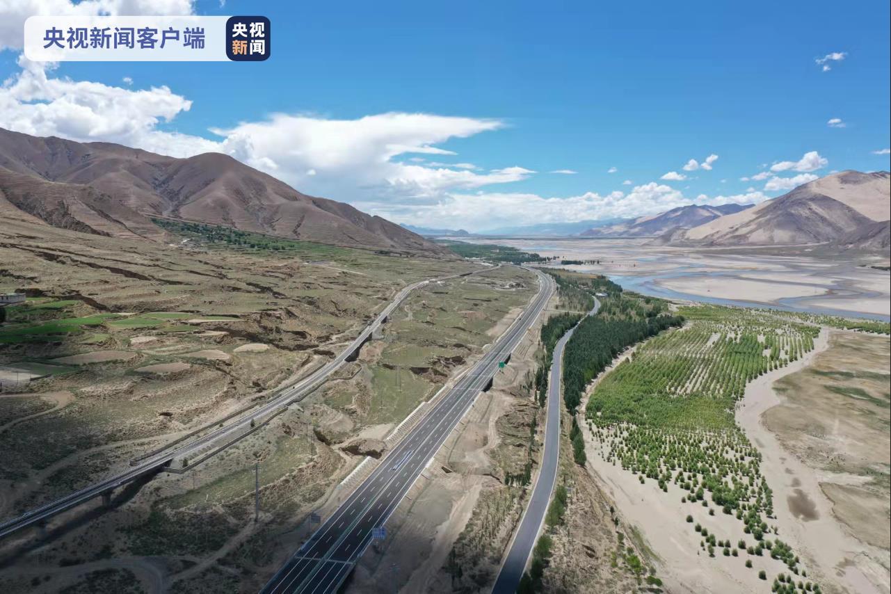 拉萨至日喀则高速公路部分路段通车试运行