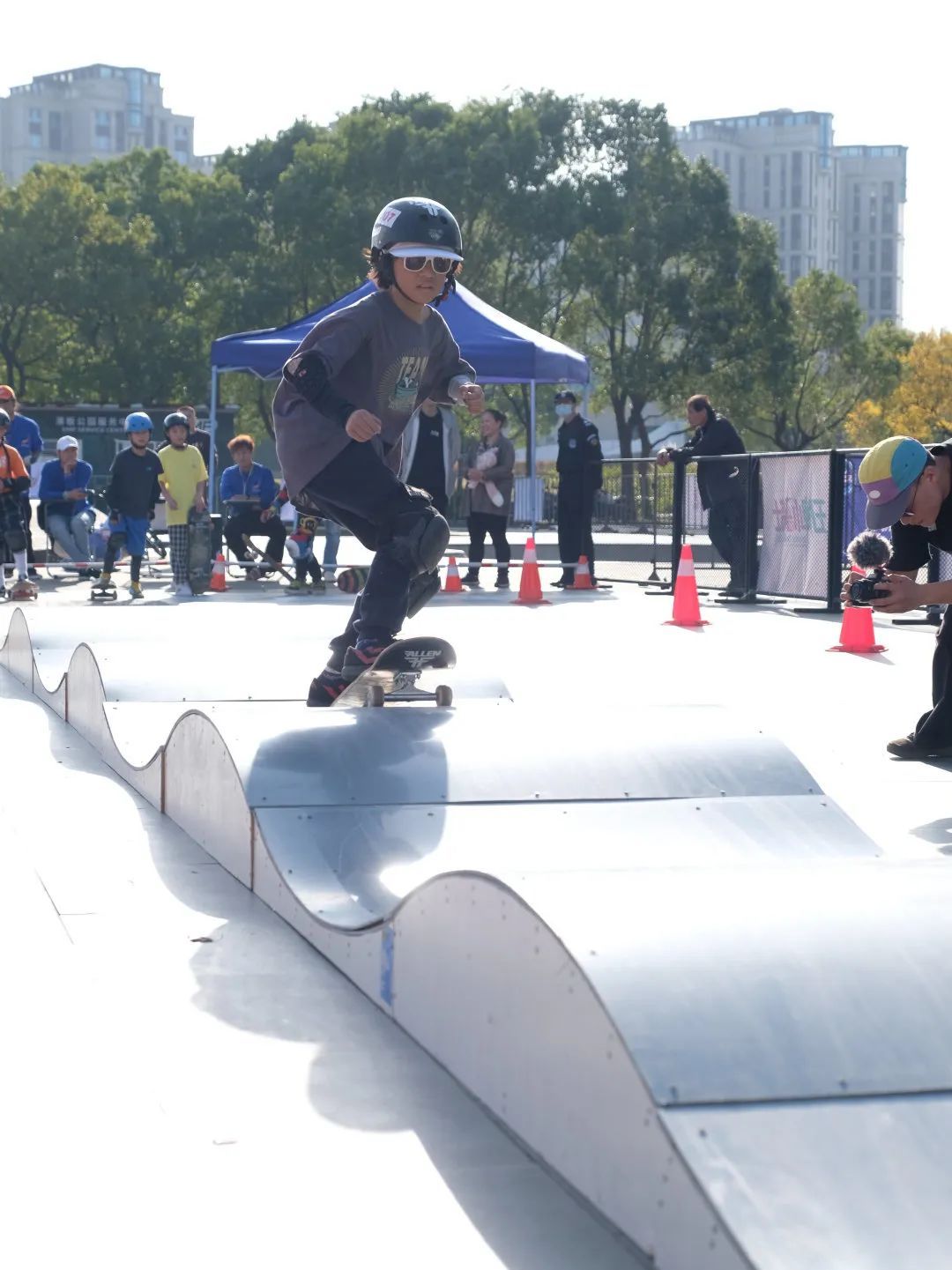 上海市极限运动协会承办,共分为儿童平衡车公开赛,青少年滑板联赛(总