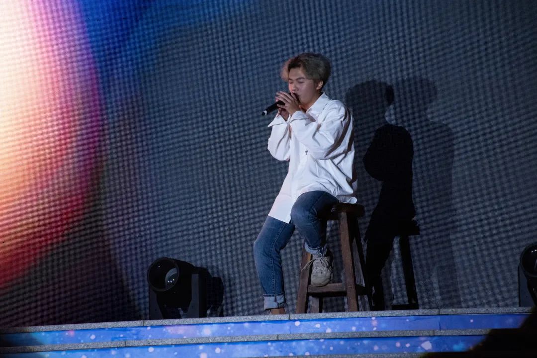 广工十大歌手演唱现场大放送歌神桂冠花落谁家