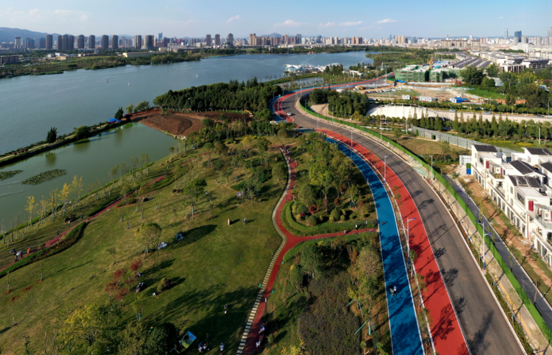 草海隧道湿地公园健身步道&nbsp;张彤 摄