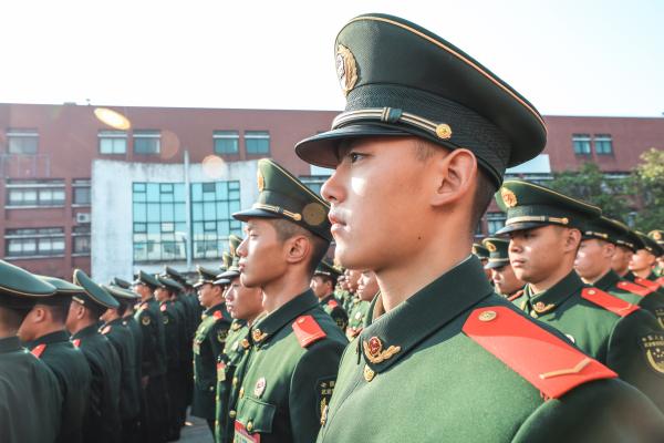 武警上海总队今天举行新兵授衔仪式|上海市_新浪财经_新浪网