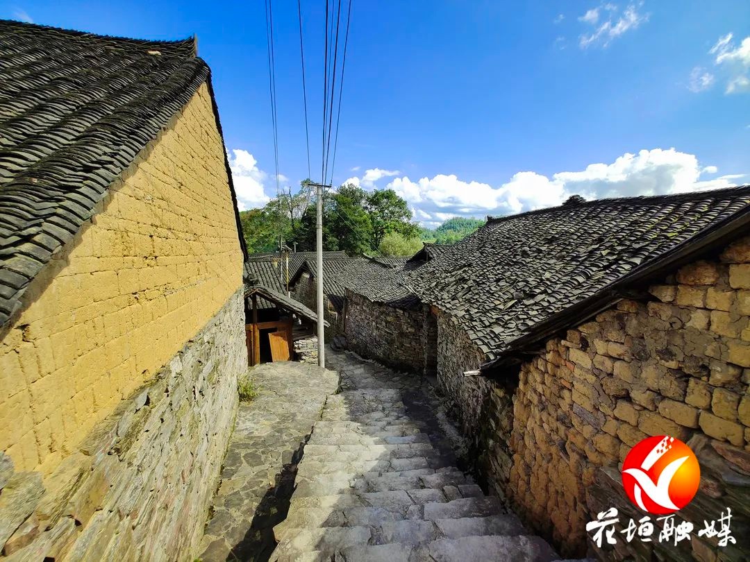 确定了花垣这27个村被定为省级乡村振兴示范创建村