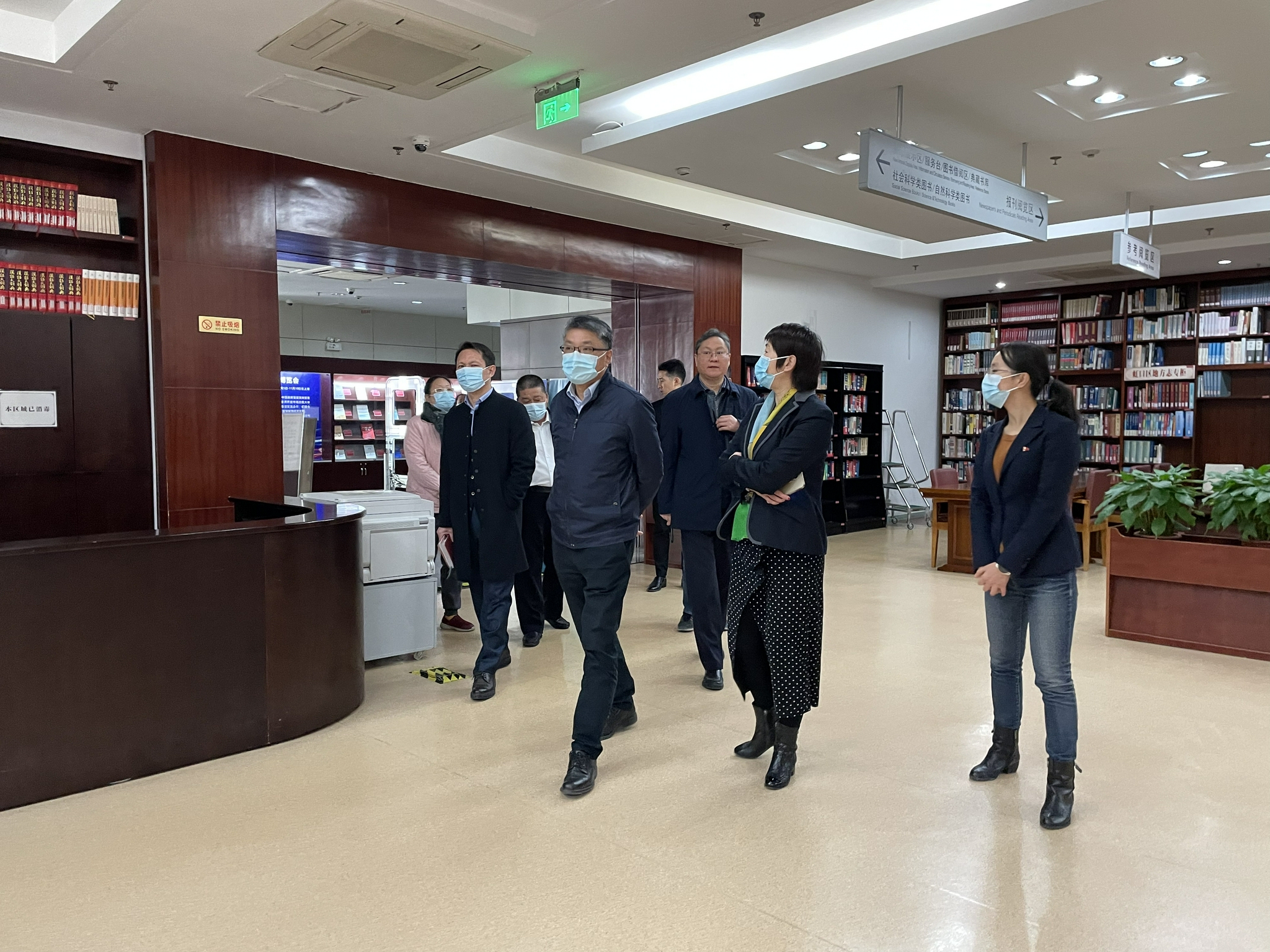 11月25日上午,区委副书记,区长胡广杰先后赴虹口图书馆,虹口文化馆,广