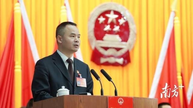 乐昌市第十六届人民代表大会第一次会议胜利闭幕刘华益当选市长