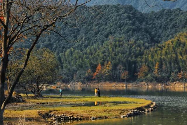 近日,金华婺城区安地水库的美景在市民们的朋友圈里刷屏了.