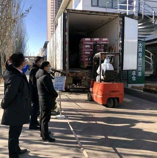 严把总仓疫情防控关杜福深入大同市进口冷冻冷藏肉品总仓检查调研