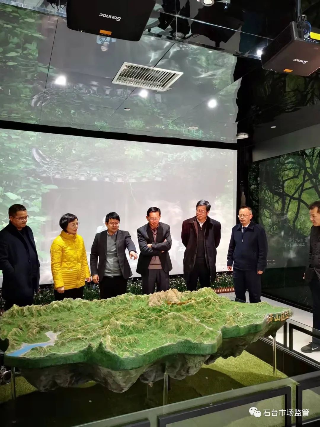 池州市市场监督管理局副局长朱林,石台县副县长喻志敏及县市场监管局