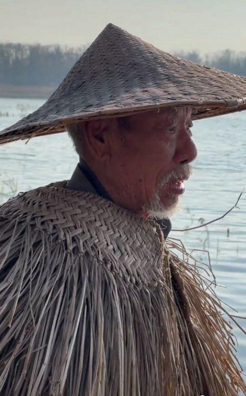 蓑衣的外表略显粗糙从远处看不是种植的"是一种野草"制作蓑衣的原材料