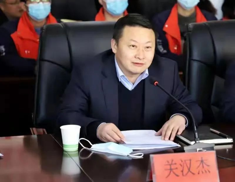 县委副书记关汉杰对西北政法大学一直以来的帮扶表示感谢,并给予了