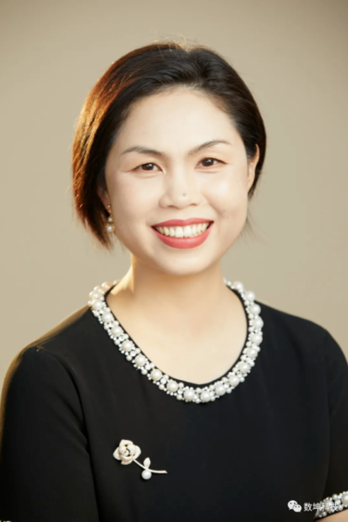 清华大学-麦考瑞大学应用金融硕士,西北工业大学通信工程硕士.
