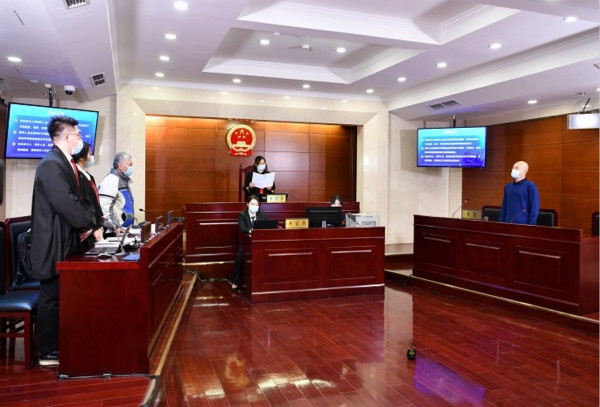 朝阳区人民法院适用《民法典》"自甘风险"条款审理的首例案件庭审现场