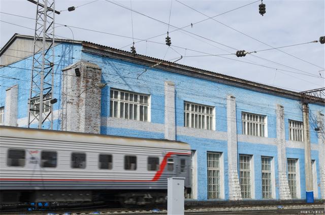 健康时报记者梳理发现,其中5例都同乘过1月5日的k350列车,且都为11