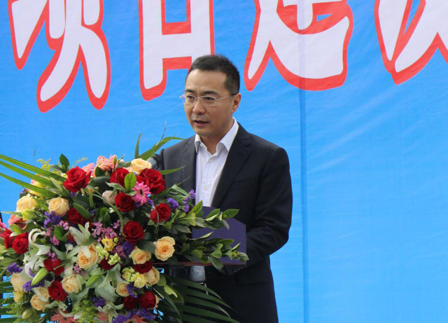 重庆燃气,重庆燃气集团以及上市公司董事,总经理,副董事长等各级职务