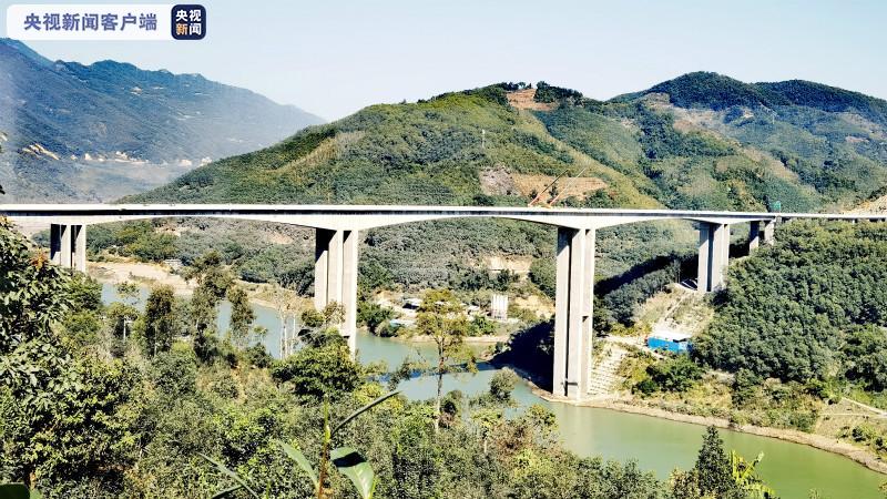 今日开通！云南首条穿越哀牢山无量山高速公路建成通车