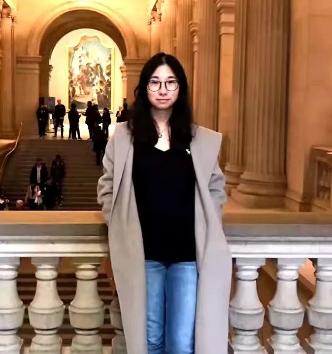 张露经济管理学院张露,女,经济管理学院副教授,博士生导师.