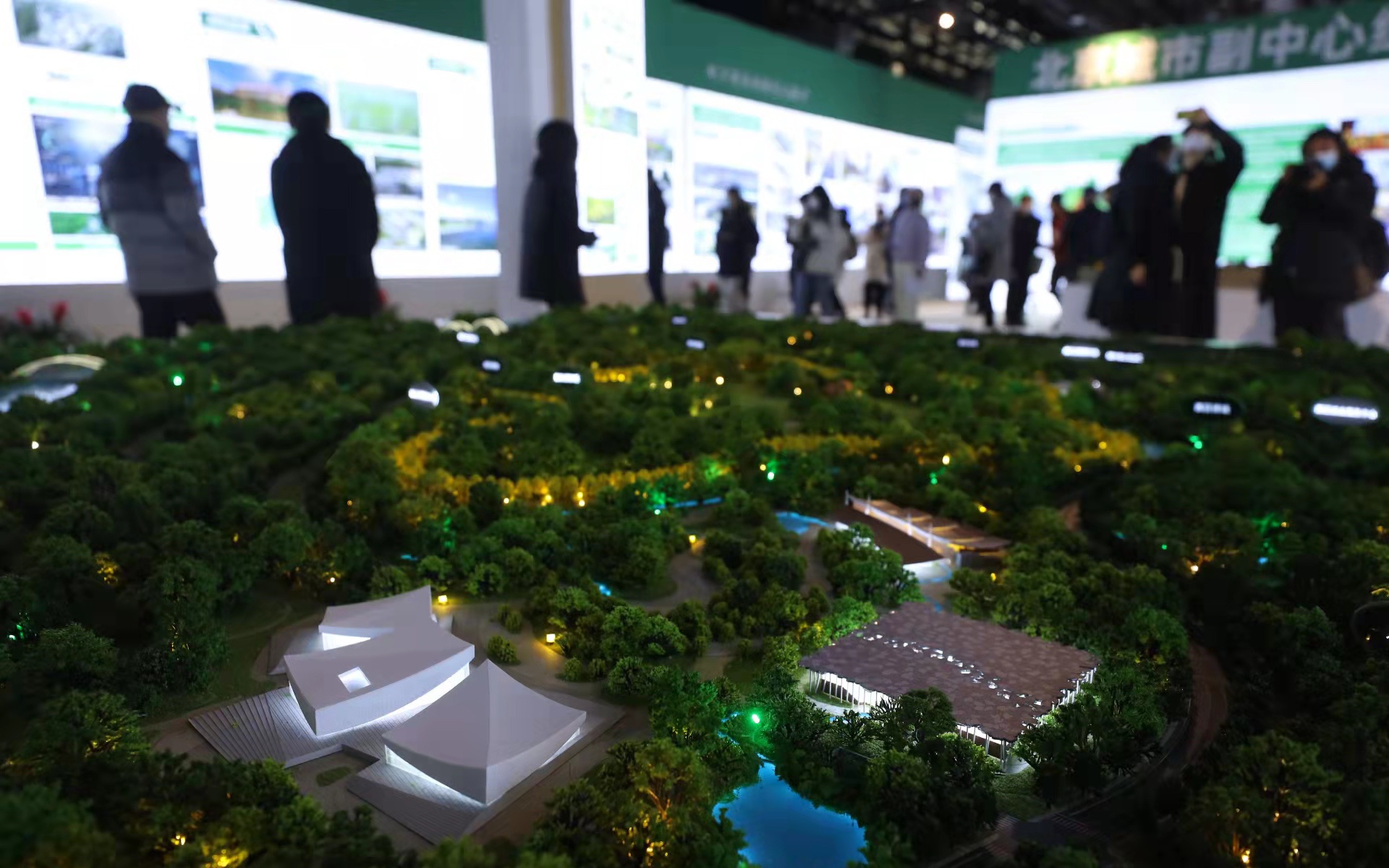 城市绿心森林公园沙盘.新京报记者 陶冉 摄