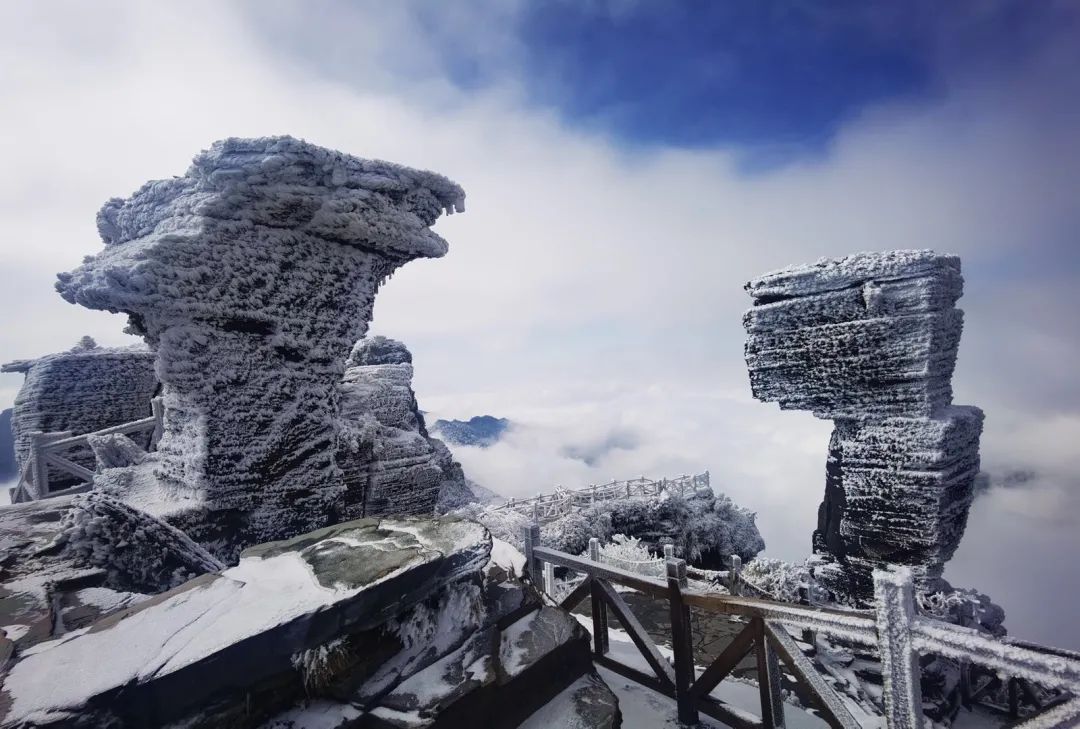 梵净山雪景图源/梵净山景区