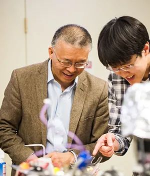“挺起脊梁,保护陈博士!”华裔知名教授在美被捕,饶毅带头学术圈开启反攻|陈刚|饶毅|MIT_新浪新闻