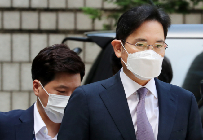 △1月18日,李在镕被判处有期徒刑2年6个月,当庭收监