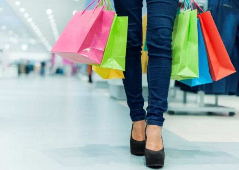 疫情下的2020年消费成绩单:全年负增长 但四季度增速接近往年水平