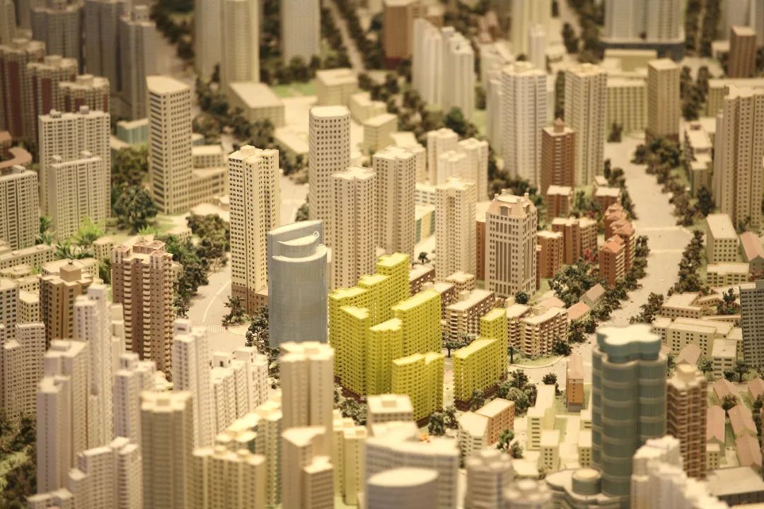 买不起的房 卖不动的房