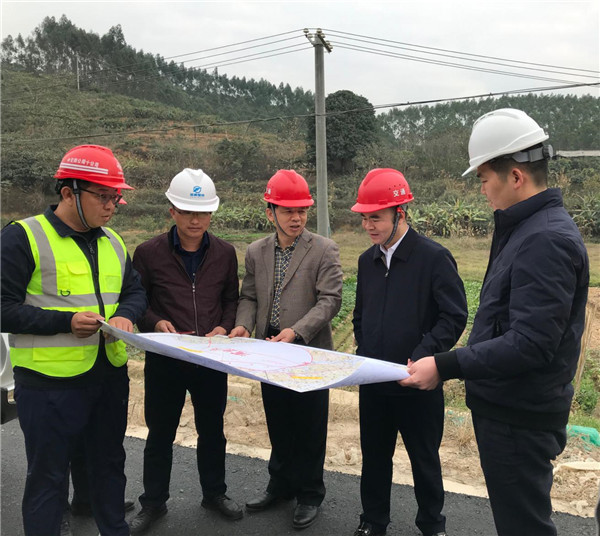 广西浦北县副县长胡镇乾率队调研交通重点项目建设图