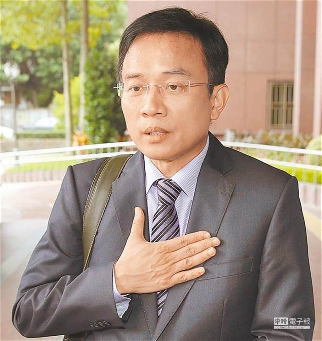 台媒体人上诉蔡英文论文不存在旁听者挤爆法庭