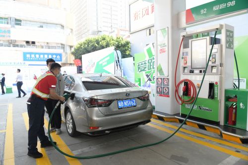 中国石化在深圳推出"爱跑98"品牌汽油|中国石化_新浪财经_新浪网