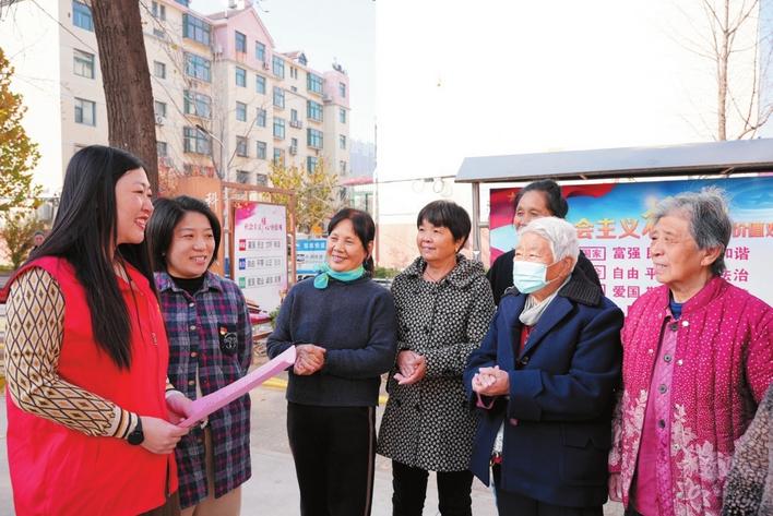 近日,丛台区丛台东街道办事处开展党的十九届六中全会精神宣讲进社区