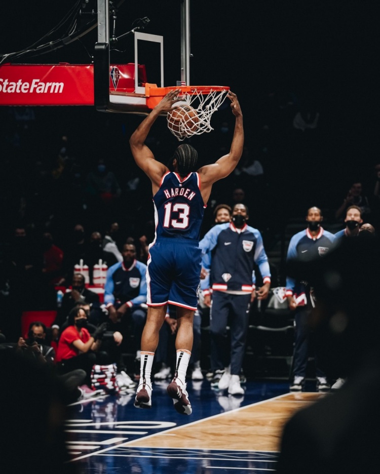 球队战绩稳步提升