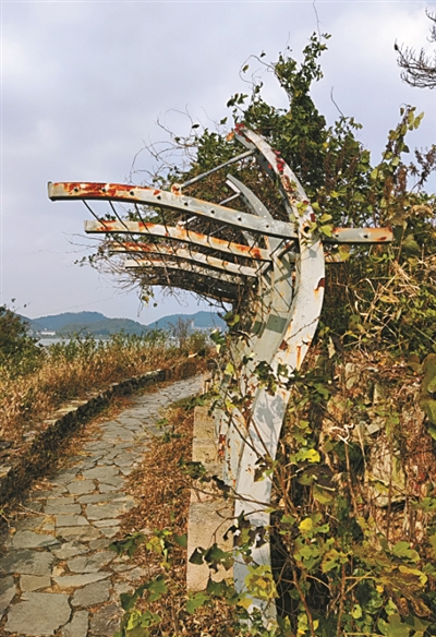 东钱湖田螺山景点破败日久