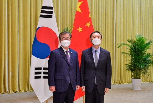 杨洁篪与韩国国家安保室长徐薰举行会谈，韩媒：这是签署终战宣言的分水岭