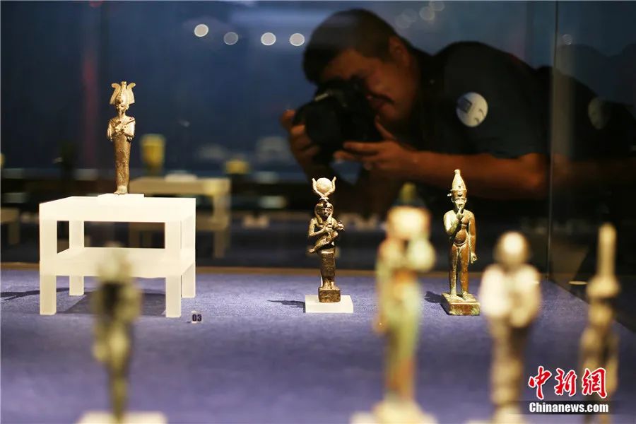2016年8月，南京博物院展出“古埃及青铜像”。中新社记者 泱波 摄