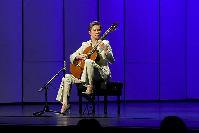 冬日听一场古典吉他音乐会苏萌的琴声暖到心里