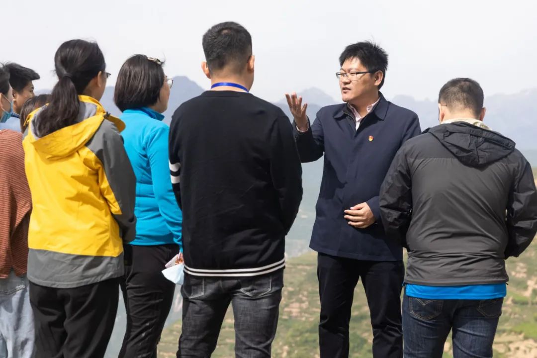 不愧来自国家队中财大挂职干部全英文介绍扶贫工作