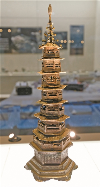 天封塔地宫出土文物首次集体亮相