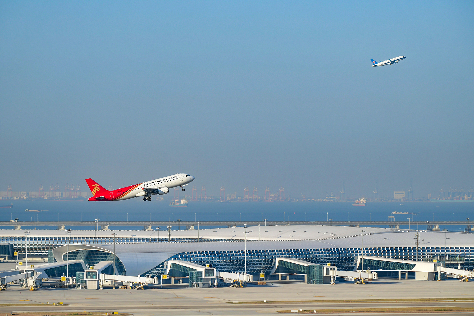 深圳空管站全方位保障深圳机场卫星厅成功启用