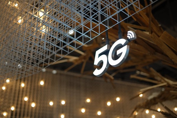 2021前十月5G手机出货量超2亿 平均售价降至3千以下