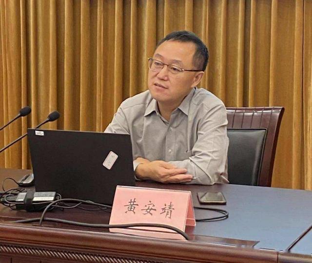 夜读年度流行语为啥没有yyds咬文嚼字回应灰太狼不捉