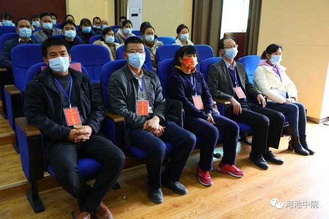 广西罗城县原县委常委政法委书记韦代成出庭受审被控受贿264万元