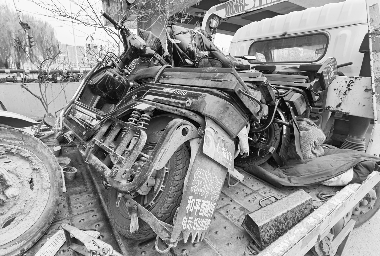 3个多小时收缴违规电动车11辆