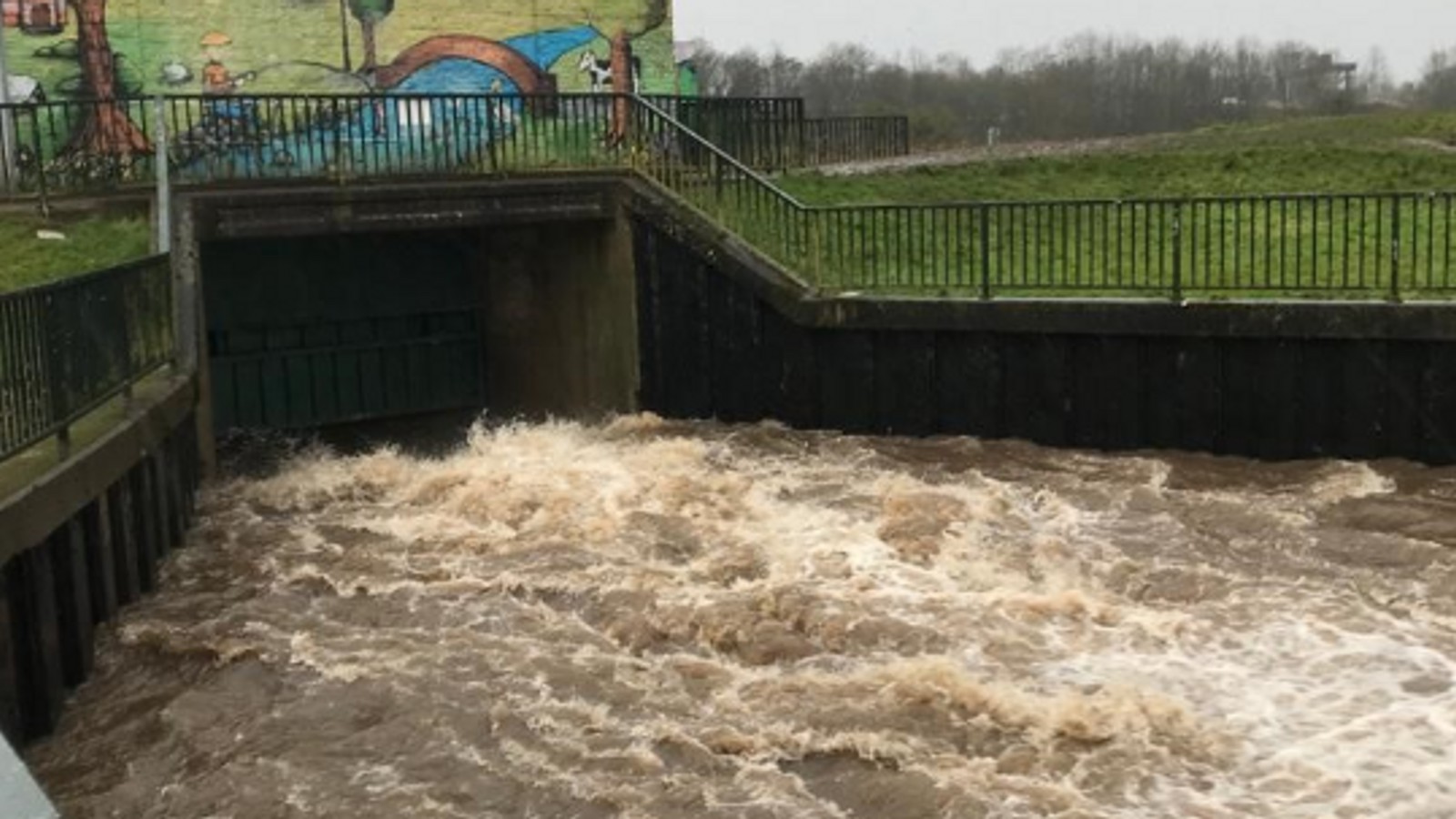 △大曼彻斯特地区河流水位不断上涨