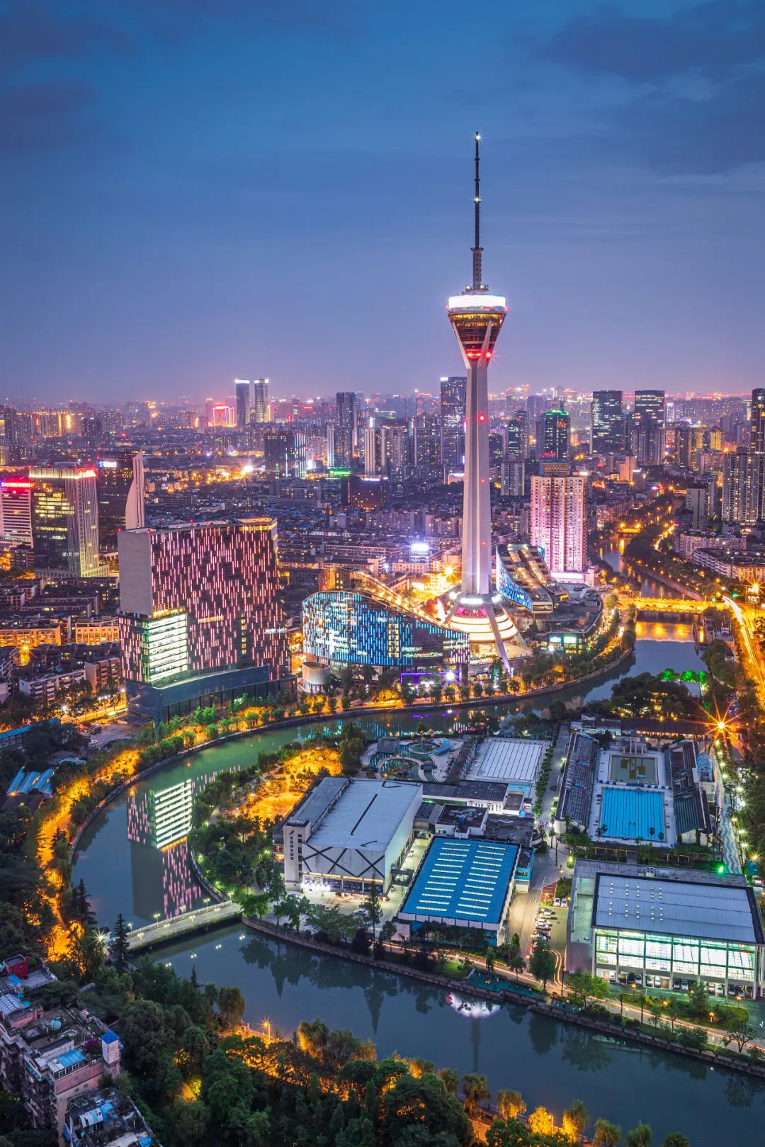 成都府河,锦绣天府塔.&nbsp;图/视觉中国