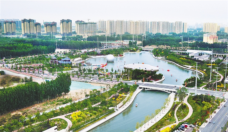 安次区大力修复生态环境,建设了御龙河公园,成为市民休闲的好去处.