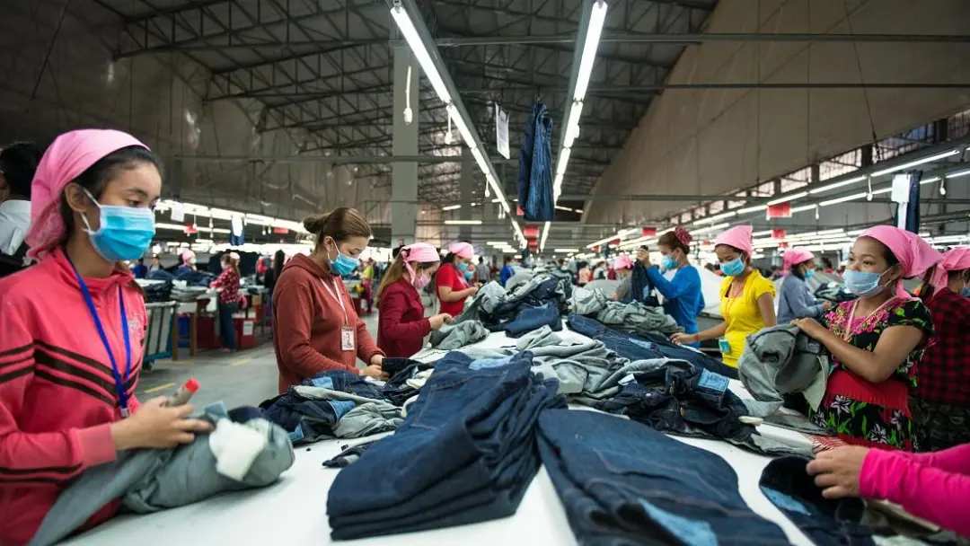 传统的服装制造车间