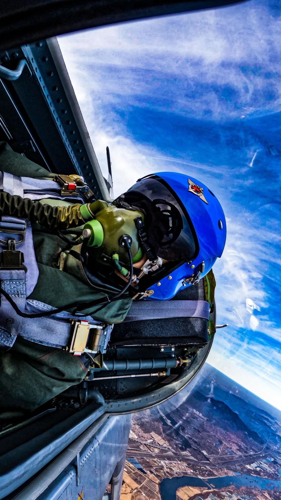 一组炫酷大图带你看飞行员云端砺剑