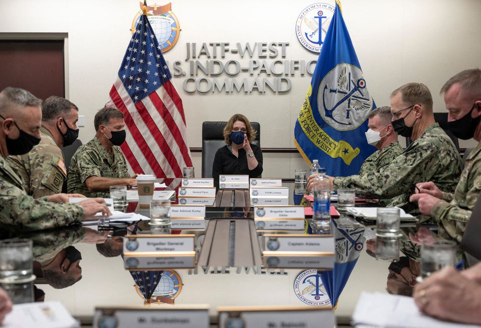 14日，夏威夷，美国国防部副部长凯瑟琳·希克斯与美国印太司令部高层等人士进行开会讨论