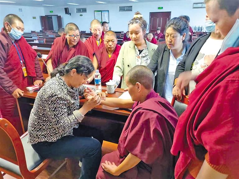 西藏藏医药大学教授明吉措姆送你一份来自藏医药学的抗衰攻略