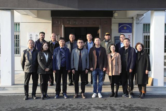 龙跃村作为吕巷镇第一家成立乡贤联谊会的单位,今后,将整合乡贤之力