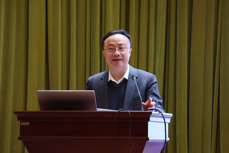 【文/记者 徐立华 摄/崔曾多】12月16日上午,吉林大学期末考试工作暨